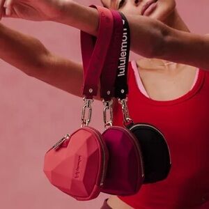 🔥❤️NWT LULULEMON Heart Wristlet Oxford Red perfect for VALENTINES DAY 💝